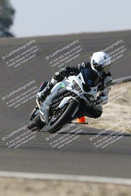 media/Nov-01-2025-TrackDaz (Sat) [[2b4d5192bc]]/B Group/1220pm (Turn 2 Outside)/